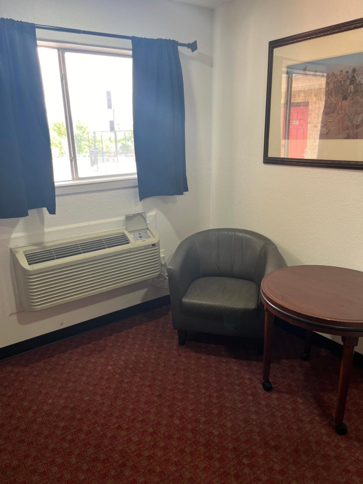 Glen Rose Inn & Suites Room photo